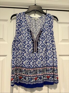 Daniel Rainn White & Blue Printed Sleeveless V-Neck Top with Embroidered Trim
